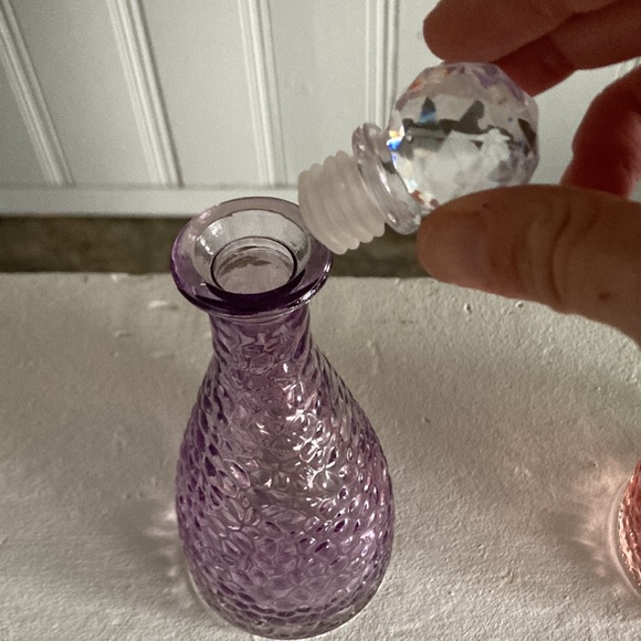 NWT Trio of Pastel Color Pebbled Glass Decorative Bottles w/ Crystal 💎 Tops - Picture 11 of 17